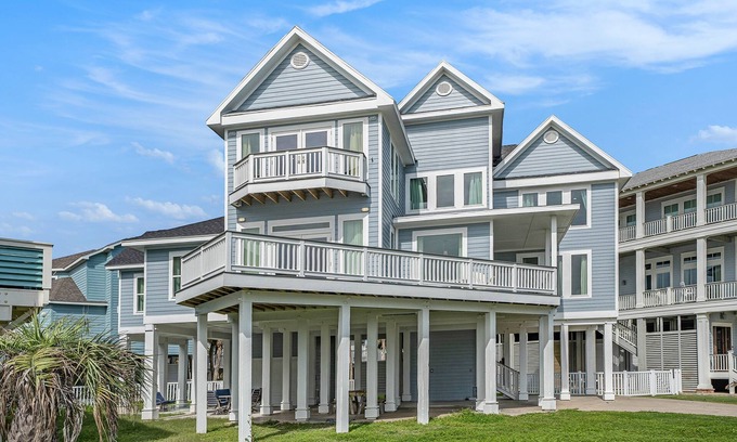 Pirates Beach House | Spacious home with ocean-view balconies and chef's kitchen