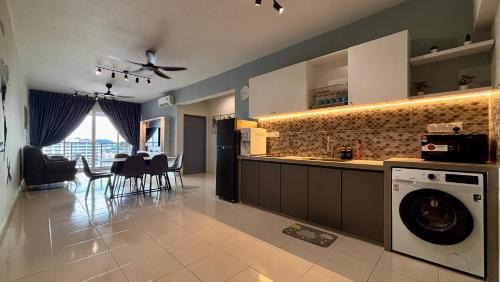 Bayan Baru Apartment | Spacious HOUSE 4R 8pax WiFi-S Pic-Airport