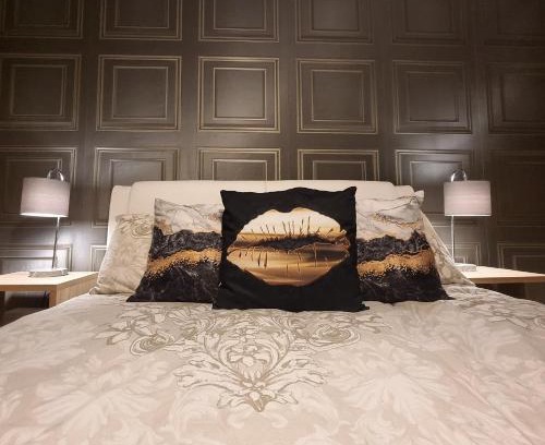Belfast Villa | Spacious house City skyline and mountain views close too belfast centre and airports free parking