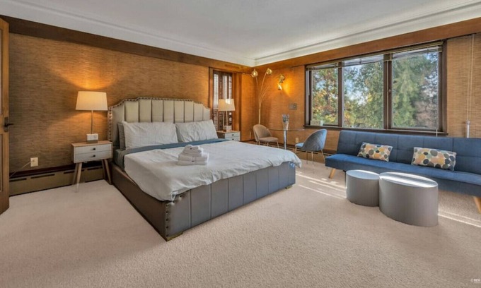 Oakridge House | Spacious House for Big Group