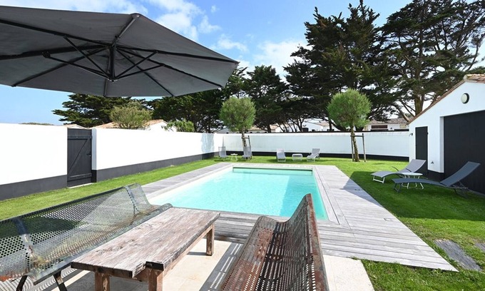 Bourgenay House | Spacious house in Ile de Ré with pool and parking