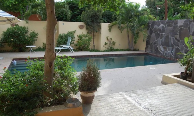 Juarez House | Spacious house, pool, minutes' walk to marina, downtown