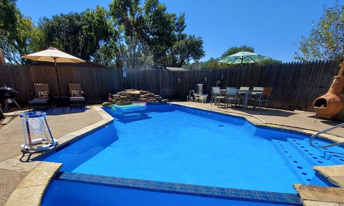 Northeast Carrollton House | Spacious house w/Private beautiful blue pool and cozy Fireplace