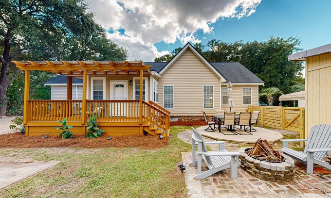 Johns Island House | Spacious house with deck, firepit + minutes from Kiawah