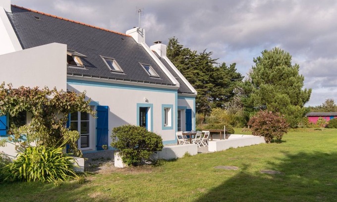 Locmaria House | Spacious House with Garden, Near Beach and Wild Coast