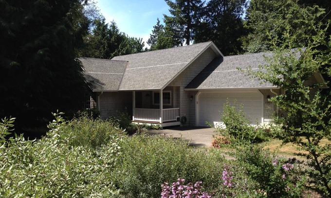 Indianola House | Spacious Indianola Getaway, Henderson Guest House, Near Beach