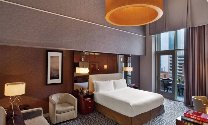 Downtown Dallas Hotel | Spacious Indoor-Outdoor Suite Overlooking Downtown Dallas