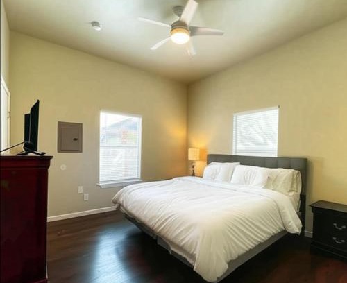Five Points House | Spacious King Suite with Private Bath - Central, 10 Min Downtown Access