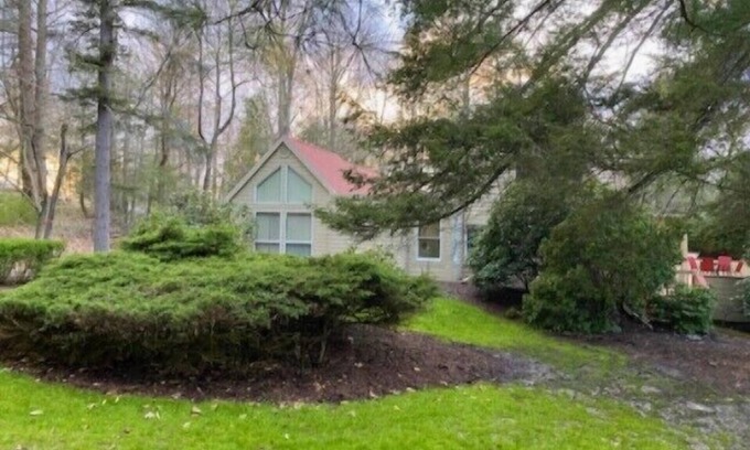 Greentown House | 🌲🚣‍♂️🦅 Spacious Lake Cottage MSTR Suite LRG Deck Lake Wallenpaupack