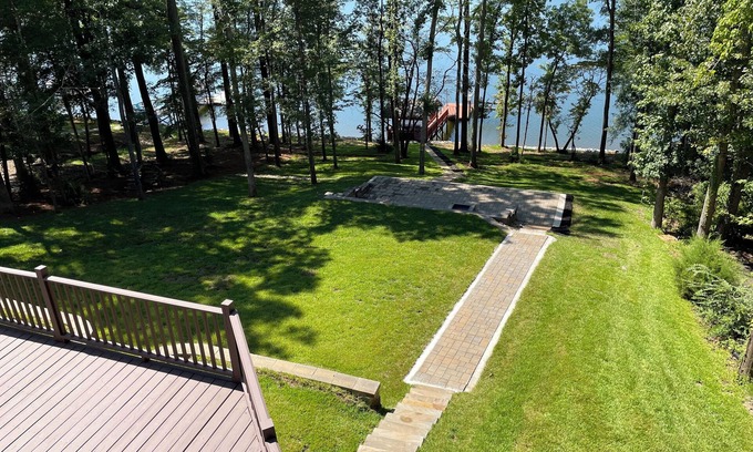 Prosperity House | Spacious Lake Murray Waterfront Retreat