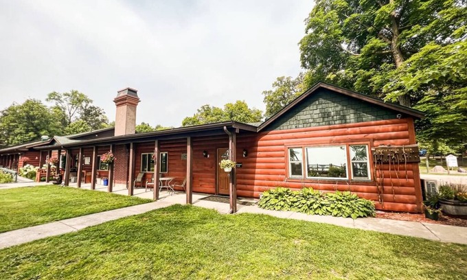 Puposky Cabin | Spacious Lakefront Getaway - Perfect for Families & Events
