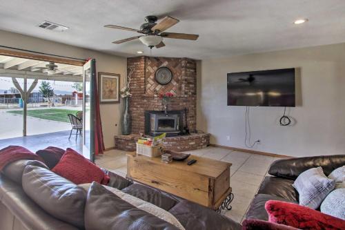 Lancaster House | Spacious Lancaster Family Ranch - BBQ and Patio