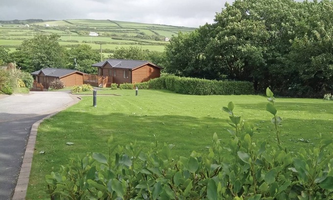 Tintagel Ski Chalet | Spacious lodge with one master double and two twin.
