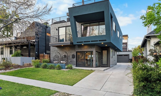 Highland House | Spacious LoHi Home With Denver Skyline Rooftop Views
