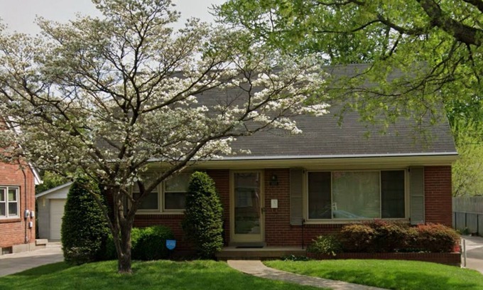 Bashford Manor House | Spacious Louisville Bungalow Close to Everything! 4 Beds/2 Full Baths