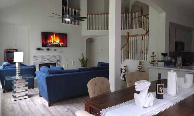 Lake Houston House | Spacious Luxe Home Near IAH with Private Theater – Minutes from Lake Houston!