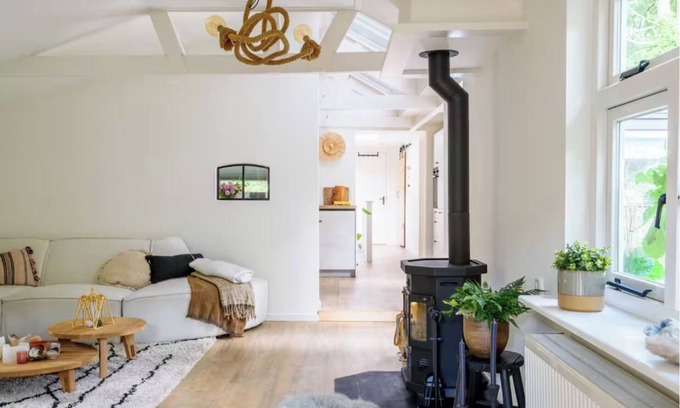 Krachtighuizen Cottage | Spacious, luxurious cottage located right on the forest. This is where you come to rest!