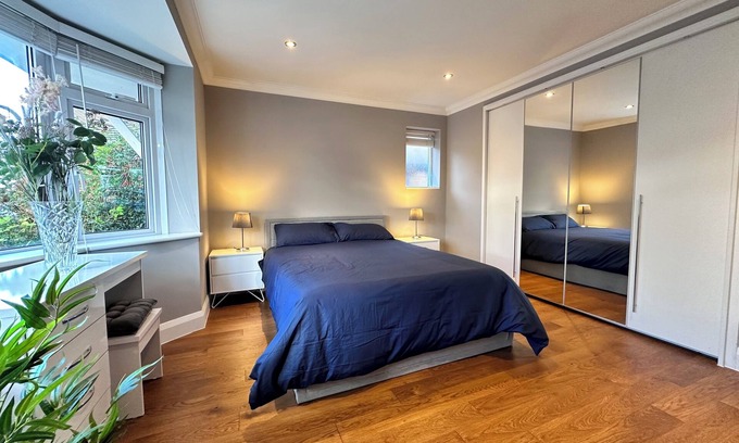 Brentwood House | Spacious luxury 3 bedroom house in a unique location.