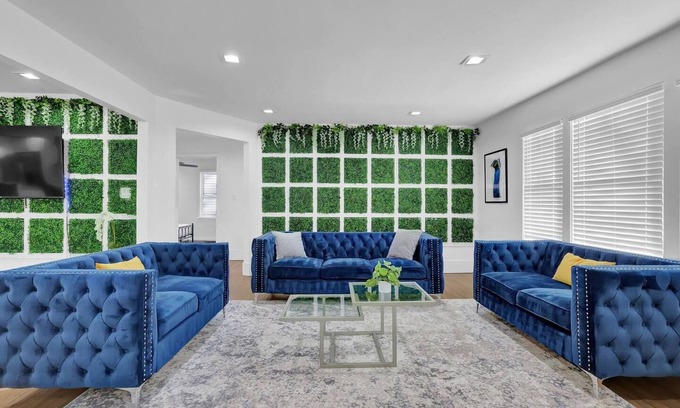 North Druid Hills House | 🏡 Spacious Luxury: 7BR, 6Bath home with 11 beds, ideal for large families or corporate groups
