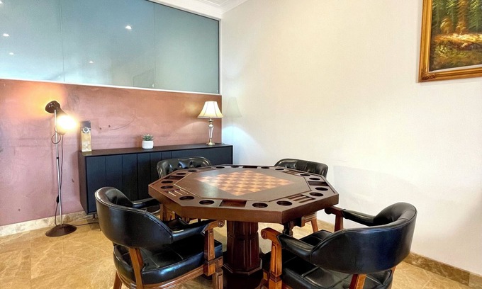 Eastlakes House | Spacious Luxury Home in Eastlakes | Minutes from City/Beaches/Airports