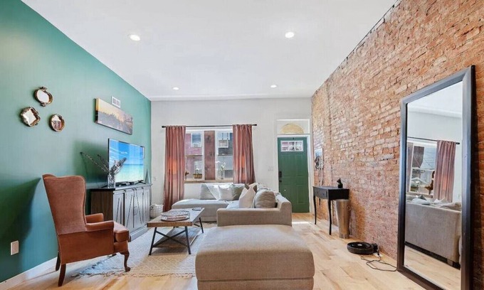 South Philadelphia House | Spacious Luxury Philly Home, Close to Stadiums!