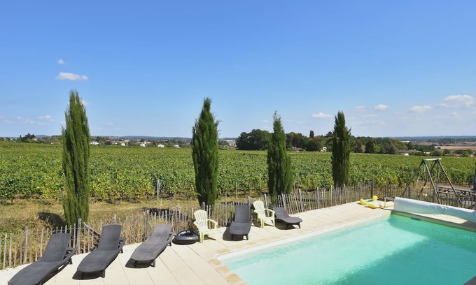 Chaintre Villa | Spacious Mansion in Vinzelles with Swimming Pool