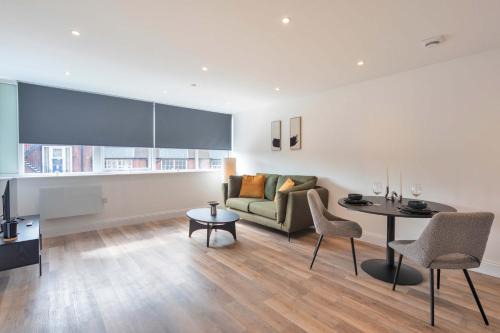 Gravesend Apartment | Spacious & Modern 1 Bedroom Apartment in Gravesend