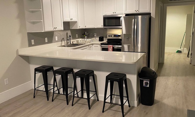 Highland House | Spacious & Modern 2-Bedroom Basement Apartment w/Natural Light & Prime Location