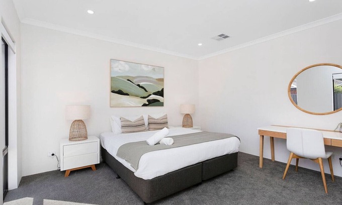 Dianella House | Spacious & modern Dianella!