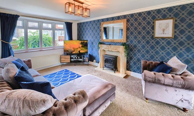 Billingham House | Spacious Modern Home in Teeside