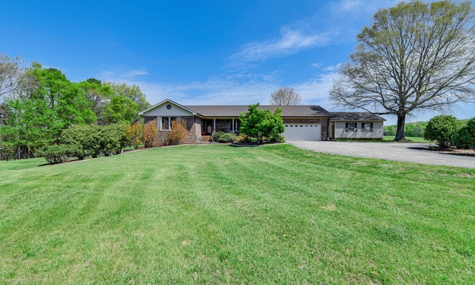 Southmont House | Spacious Mount Pleasant Home w/Grill & Yard!