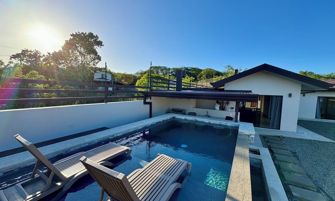 Villarreal House | Spacious Mountain View 8 Guests 2 Entire Homes