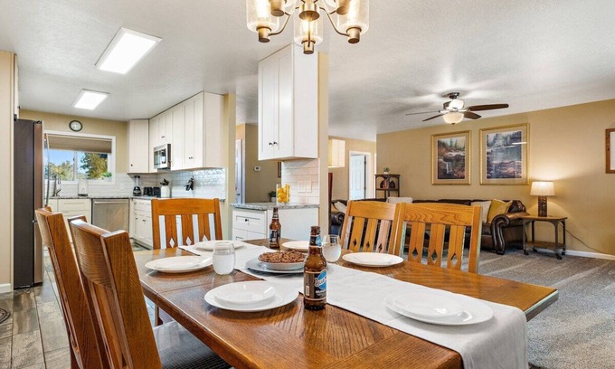 West Valley House | Spacious Multi Family Home near everything Boise