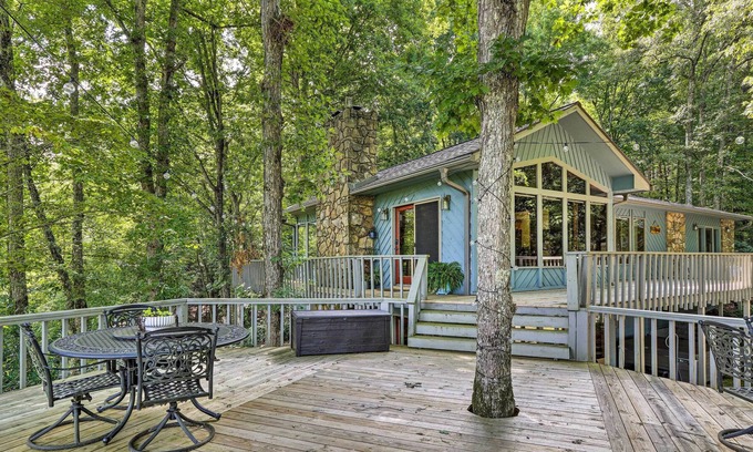 Murphy Cabin | Spacious Murphy Cabin w/ Fireplace + Large Deck!