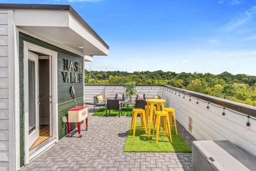 Haynes Area House | Spacious Nashville Home Sleeps 12 Rooftop Lounge