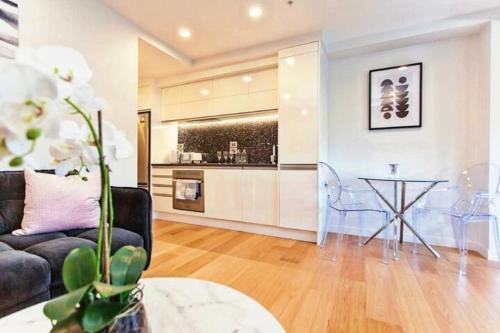 Auckland Apartment | Spacious one bedroom apartment in Newmarket