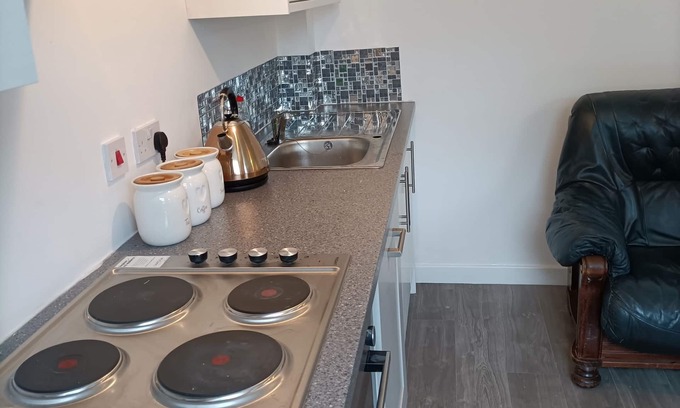 Wakefield Apartment | Spacious one bedroom & Living Room family apartment - non smoker