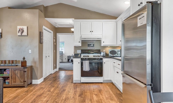 Santa Ynez House | Spacious One bedroom Guest House centrally located in the Santa Ynez Valley