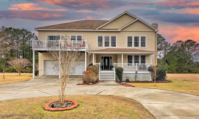 Oriental House | Spacious Oriental Home w/ Smith Creek Access!