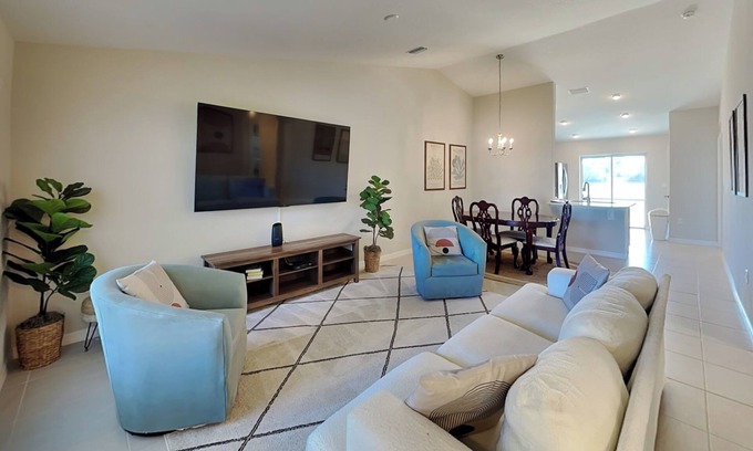 Indian Trails House | Spacious Pet Friendly Home with Lake View, Short Drive to Beach