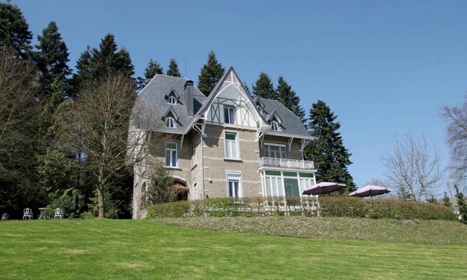 Stavelot House | Spacious Pet friendly Castle in Stavelot