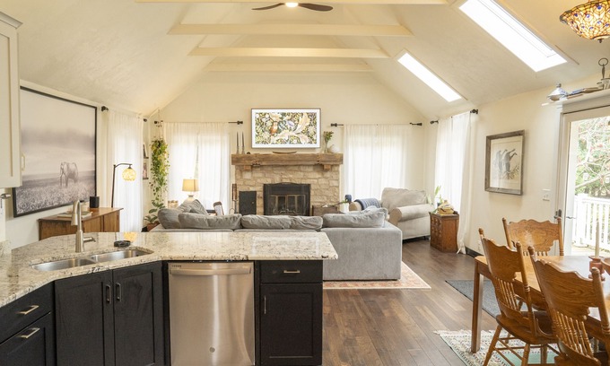 Sturgeon Bay House | Spacious, Private, & Family Friendly with Extra Guest House.