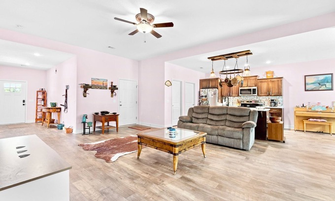 Statesboro House | Spacious & Private Getaway Minutes to Statesboro!