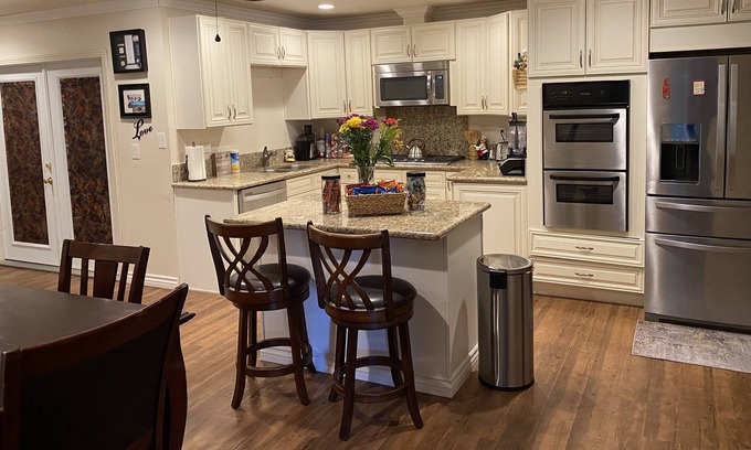 Mira Loma House | Spacious Quiet 4bd Home