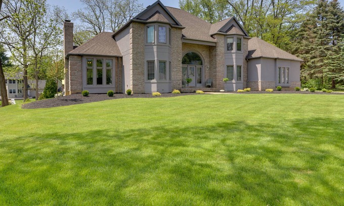 Amherst House | Spacious Refuge w/Private Pool & Outdoor Bar!