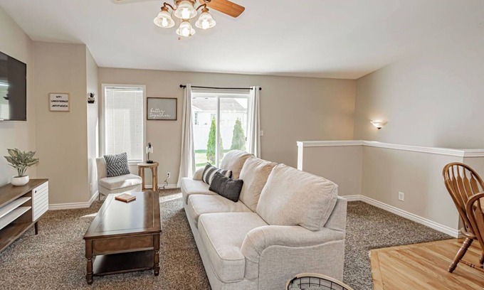 Idaho Falls House | Spacious Retreat: Hot Tub, Game Room & Theater!