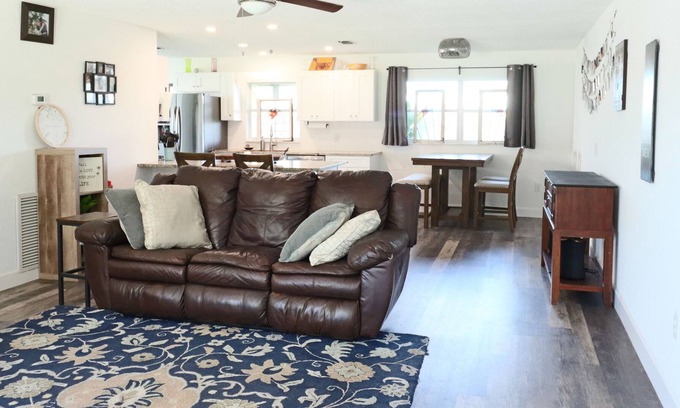 Sebring House | Spacious Retreat: Porch, Fenced Yard, Near Lake