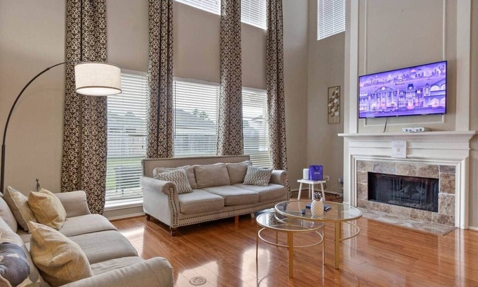 Barker House | Spacious Retreat for Crews, Corporates & Families