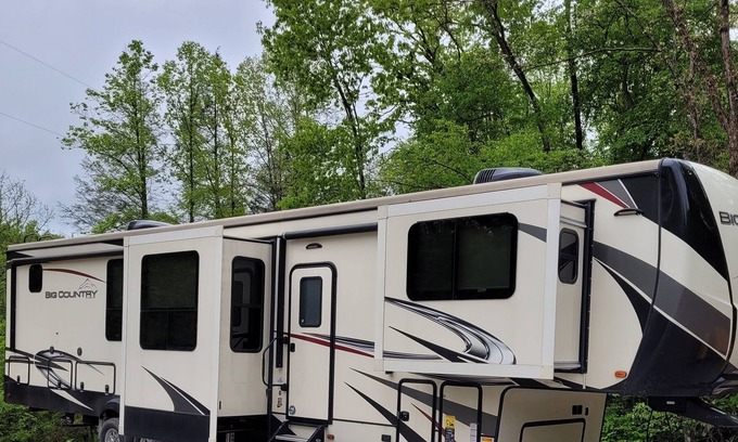 La Follette House | Spacious RV near ATV trails