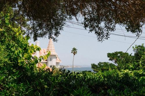 Cascais Villa | Spacious seaside house